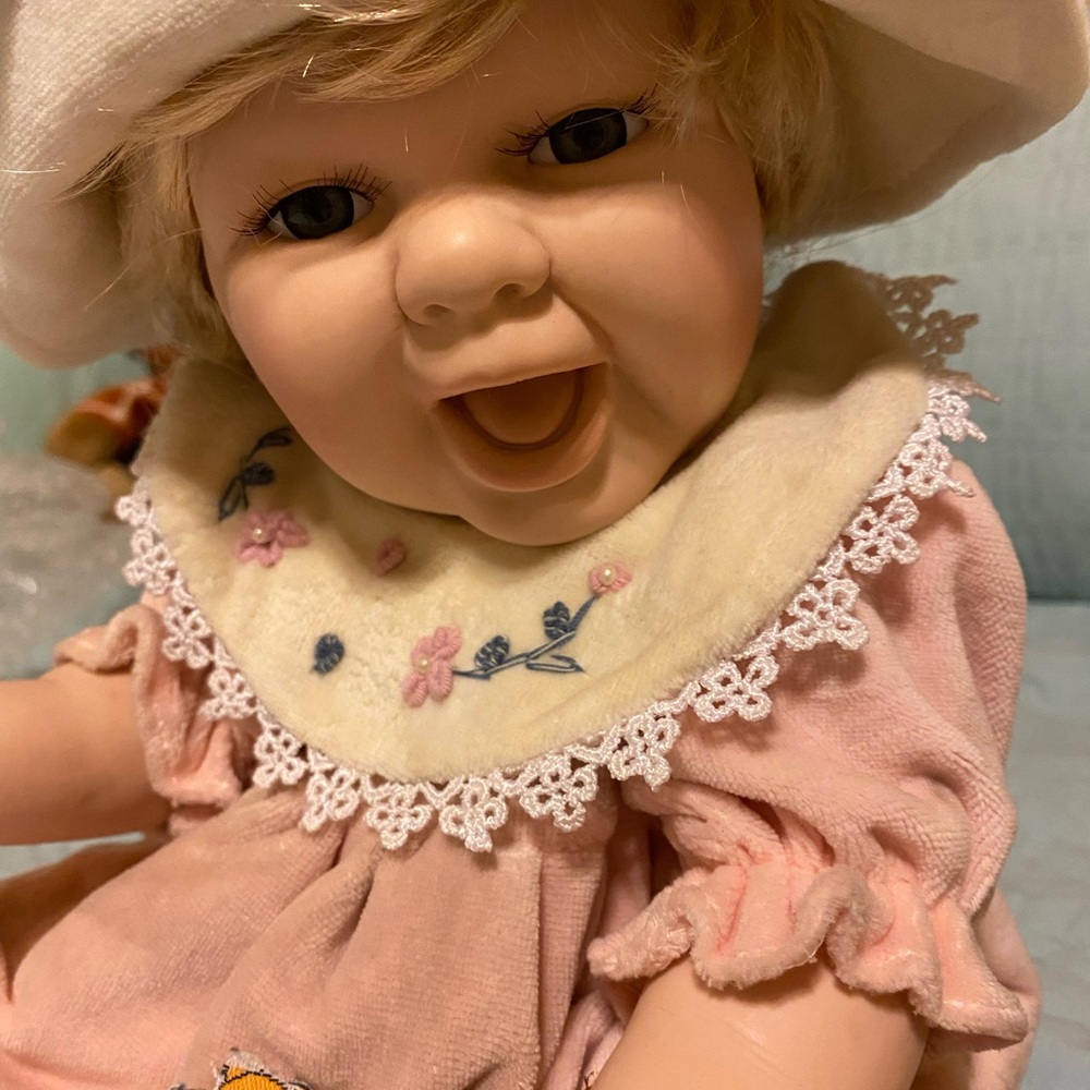 Dolls - Picture 2 of 7